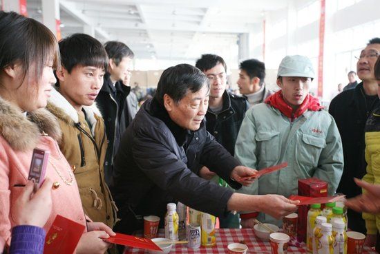 宏胜饮料集团(宏胜饮料集团有限公司)